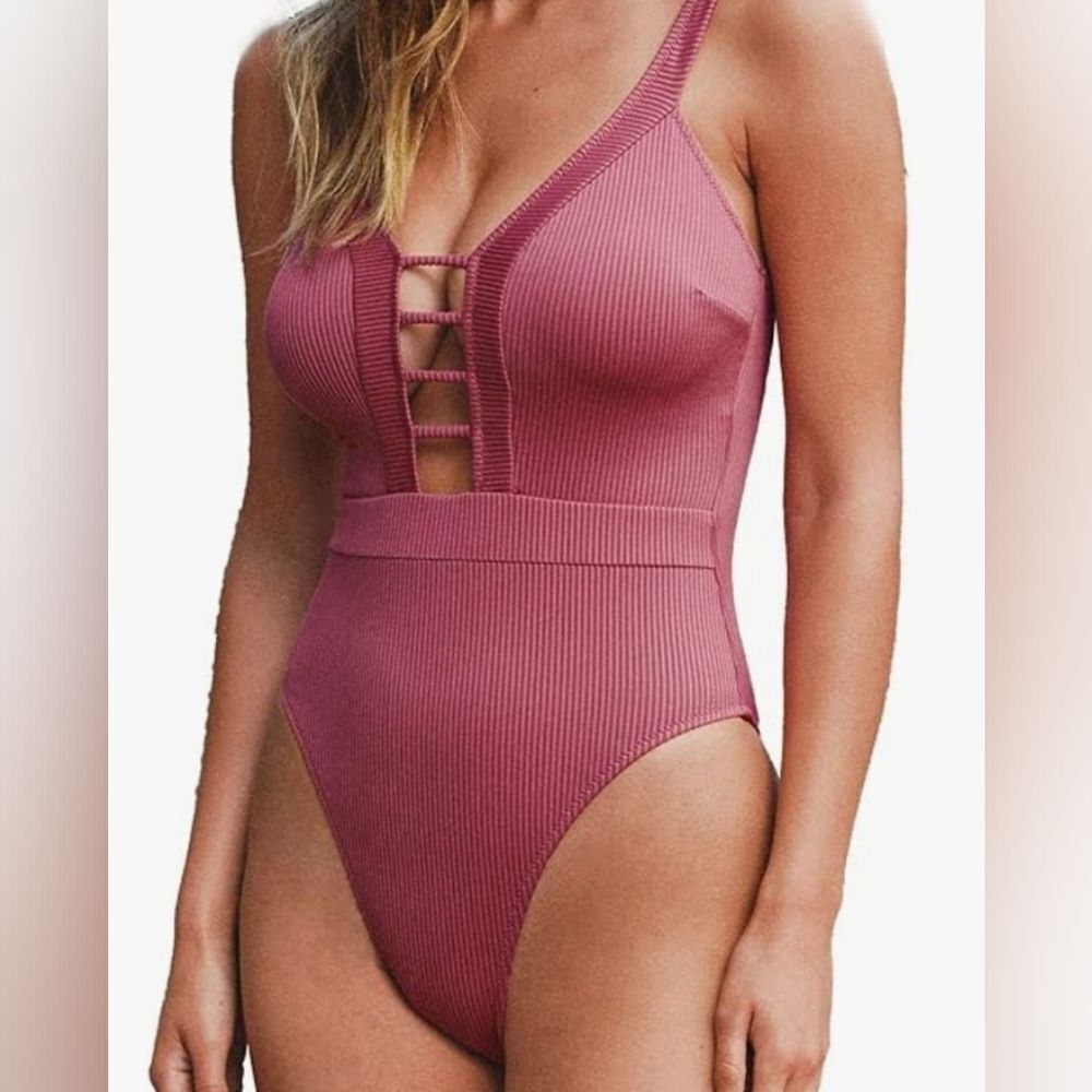 NWT Cupshe Mauve Ribbed One-Piece Swimsuit with Ladder Front